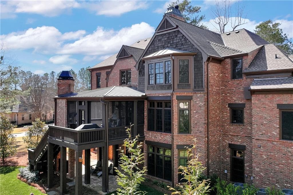 6 bedroom, 8 bathroom, 10,100 sq ft single family residence for sale at 902 Little Darby Lane, Suwanee, GA 30024 — photo 7