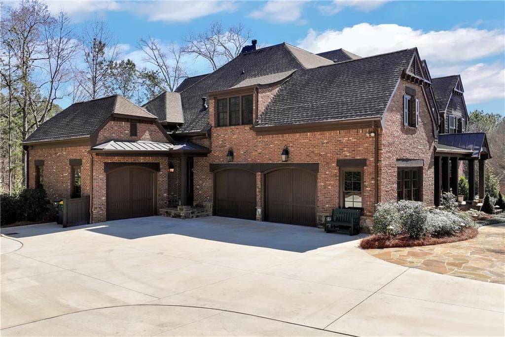 6 bedroom, 8 bathroom, 10,100 sq ft single family residence for sale at 902 Little Darby Lane, Suwanee, GA 30024 — photo 8