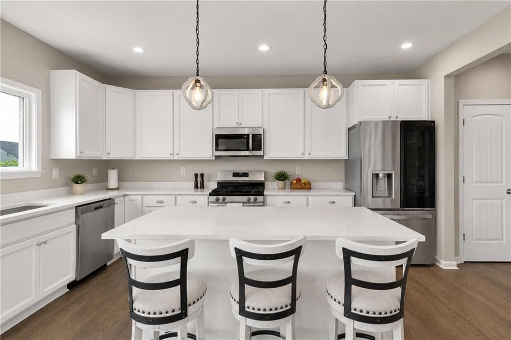 4 bedroom, 4 bathroom, 2,987 sq ft single family residence for sale at 31 Okeechobee Way, Hoschton, GA 30548 — photo 2