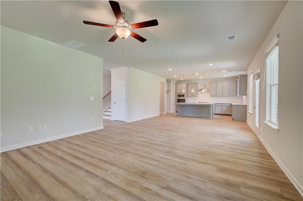 5 bedroom, 3 bathroom, 3,127 sq ft single family residence under contract at 175 Dalston Cove, Stockbridge, GA 30281 — photo 10
