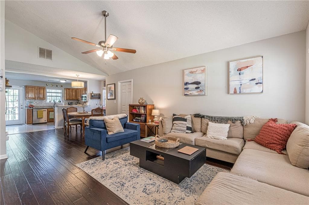 3 bedroom, 2 bathroom, 1,677 sq ft single family residence for rent at 2458 Crestview Avenue, Decatur, GA 30032 for $2,200 a month — photo 3