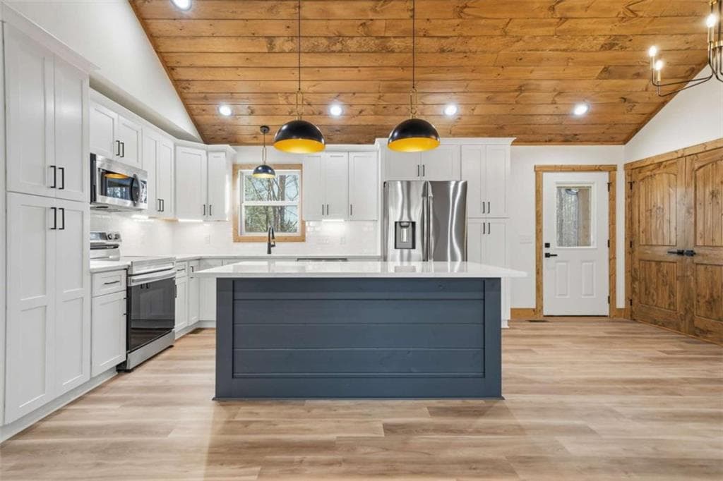 3 bedroom, 2 bathroom, 1,222 sq ft single family residence for sale at 1883 Newport Drive, Ellijay, GA 30540 — photo 9