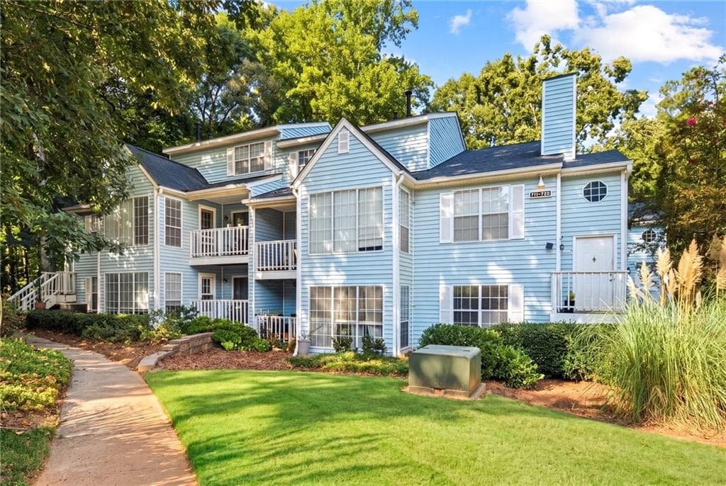 2 bedroom, 2 bathroom, 1,223 sq ft condominium for sale at 711 Glenleaf Drive, Peachtree Corners, GA 30092