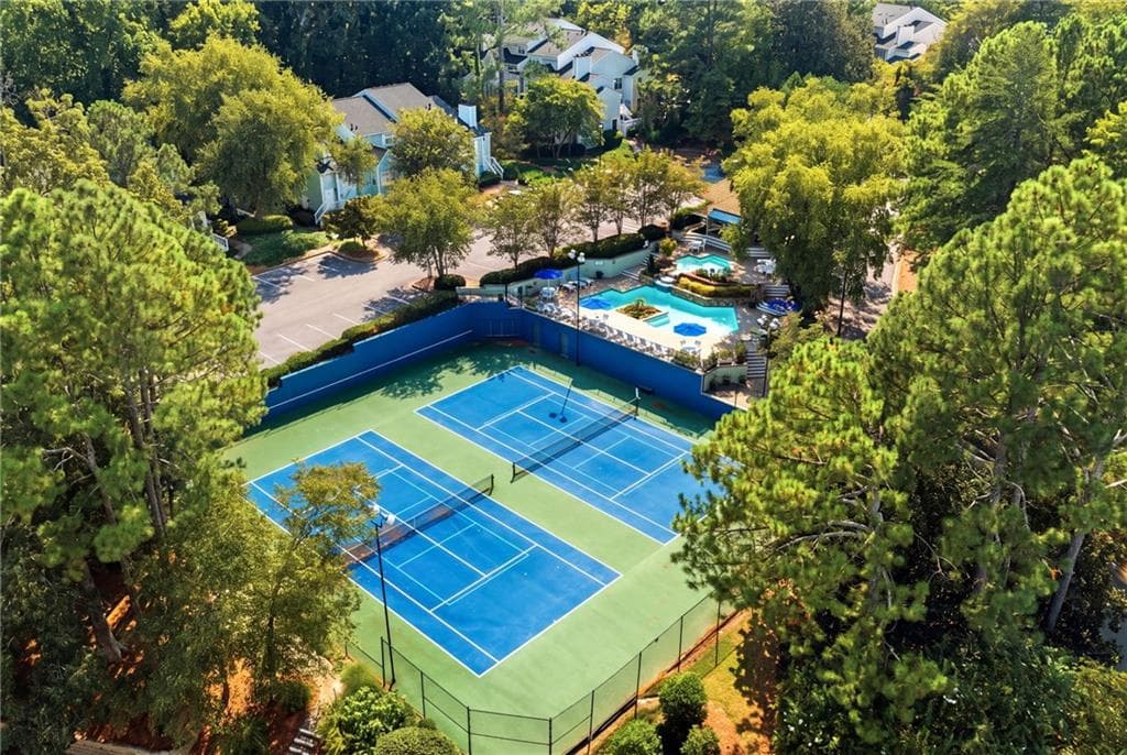 2 bedroom, 2 bathroom, 1,223 sq ft condominium for sale at 711 Glenleaf Drive, Peachtree Corners, GA 30092 — photo 3