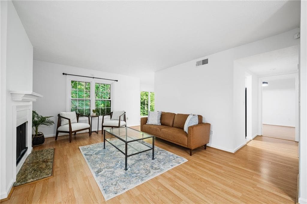 2 bedroom, 2 bathroom, 1,223 sq ft condominium for sale at 711 Glenleaf Drive, Peachtree Corners, GA 30092 — photo 7