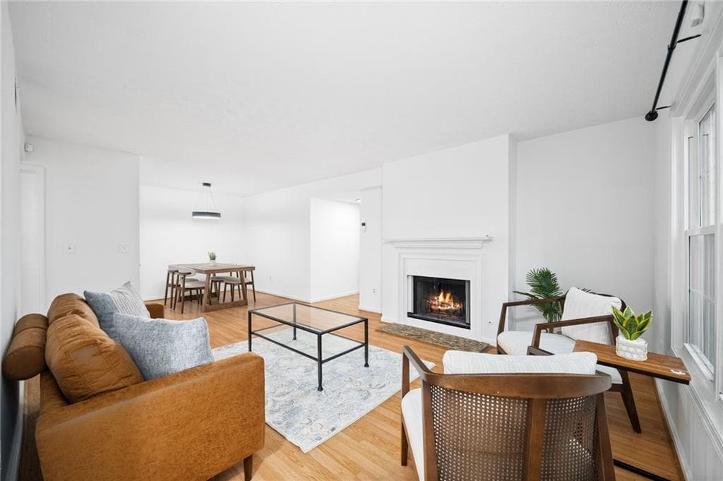 2 bedroom, 2 bathroom, 1,223 sq ft condominium for sale at 711 Glenleaf Drive, Peachtree Corners, GA 30092 — photo 8