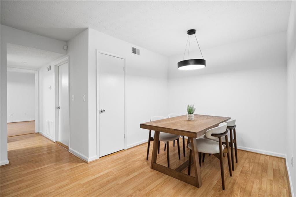 2 bedroom, 2 bathroom, 1,223 sq ft condominium for sale at 711 Glenleaf Drive, Peachtree Corners, GA 30092 — photo 10