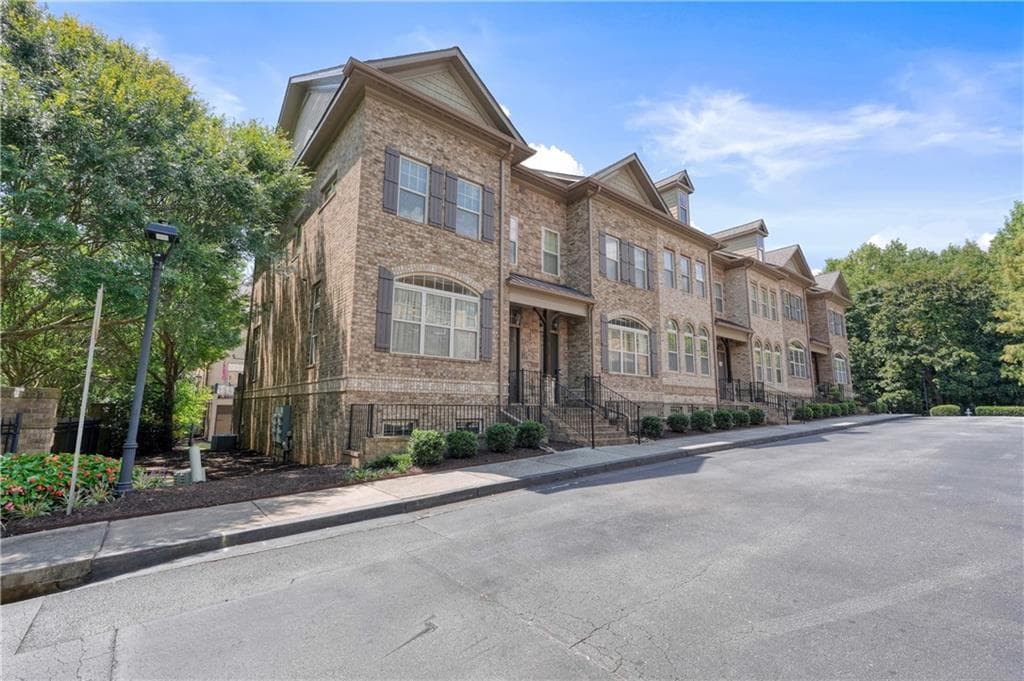 3 bedroom, 4 bathroom, 2,116 sq ft home for sale at 900 Telfair Close, Sandy Springs, GA