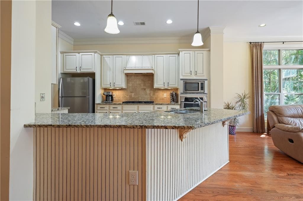 3 bedroom, 4 bathroom, 2,116 sq ft townhouse for sale at 900 Telfair Close, Sandy Springs, GA 30350 — photo 5