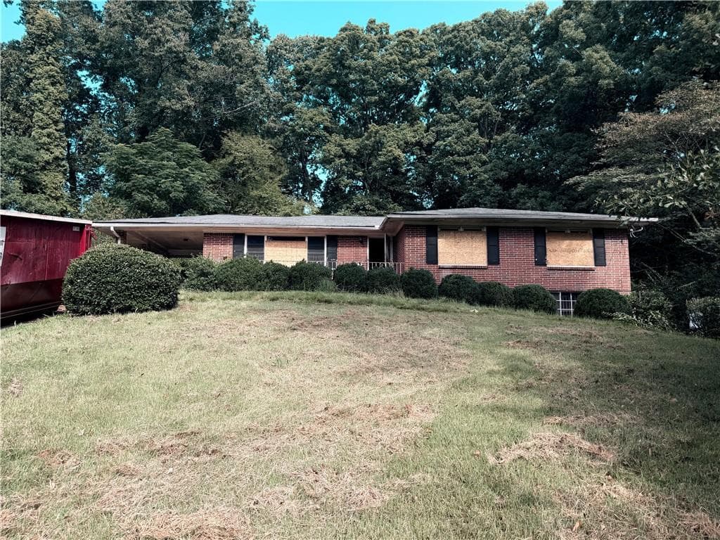 5 bedroom, 3 bathroom, 1,600 sq ft single family residence for sale at 246 W Simon Terrace, Atlanta, GA 30318