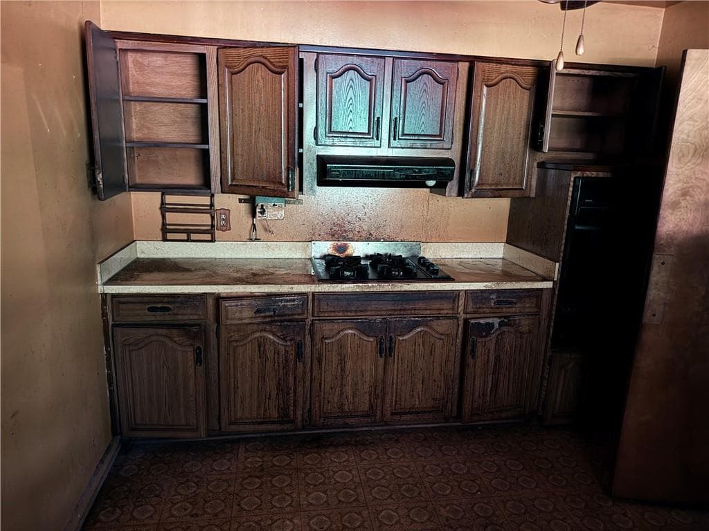 5 bedroom, 3 bathroom, 1,600 sq ft single family residence for sale at 246 W Simon Terrace, Atlanta, GA 30318 — photo 5