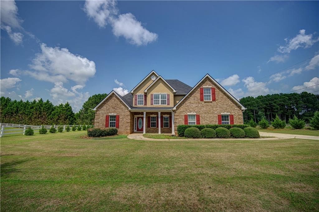 4 bedroom, 3 bathroom, 2,740 sq ft single family residence under contract at 249 Hedgewood Drive, Hampton, GA 30228 — photo 2