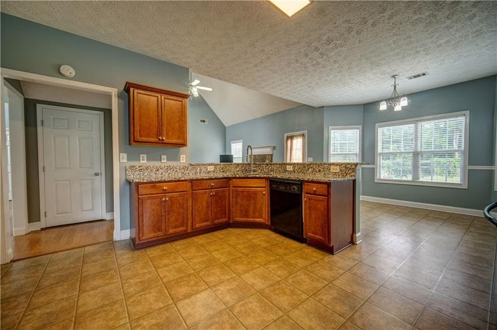 4 bedroom, 3 bathroom, 2,740 sq ft single family residence under contract at 249 Hedgewood Drive, Hampton, GA 30228 — photo 7