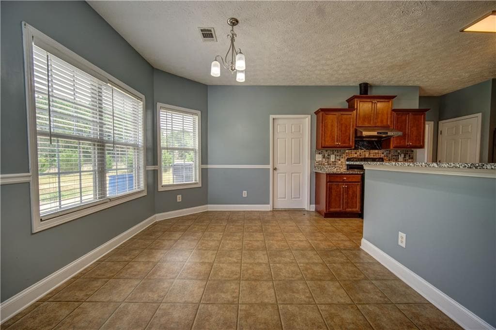4 bedroom, 3 bathroom, 2,740 sq ft single family residence under contract at 249 Hedgewood Drive, Hampton, GA 30228 — photo 10
