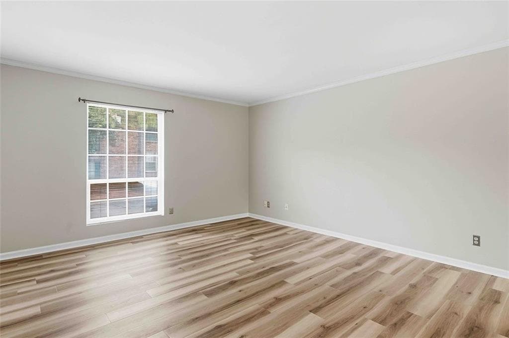 2 bedroom, 2 bathroom, 1,072 sq ft condominium for sale at 5506 Kingsport Drive, Atlanta, GA 30342 — photo 4