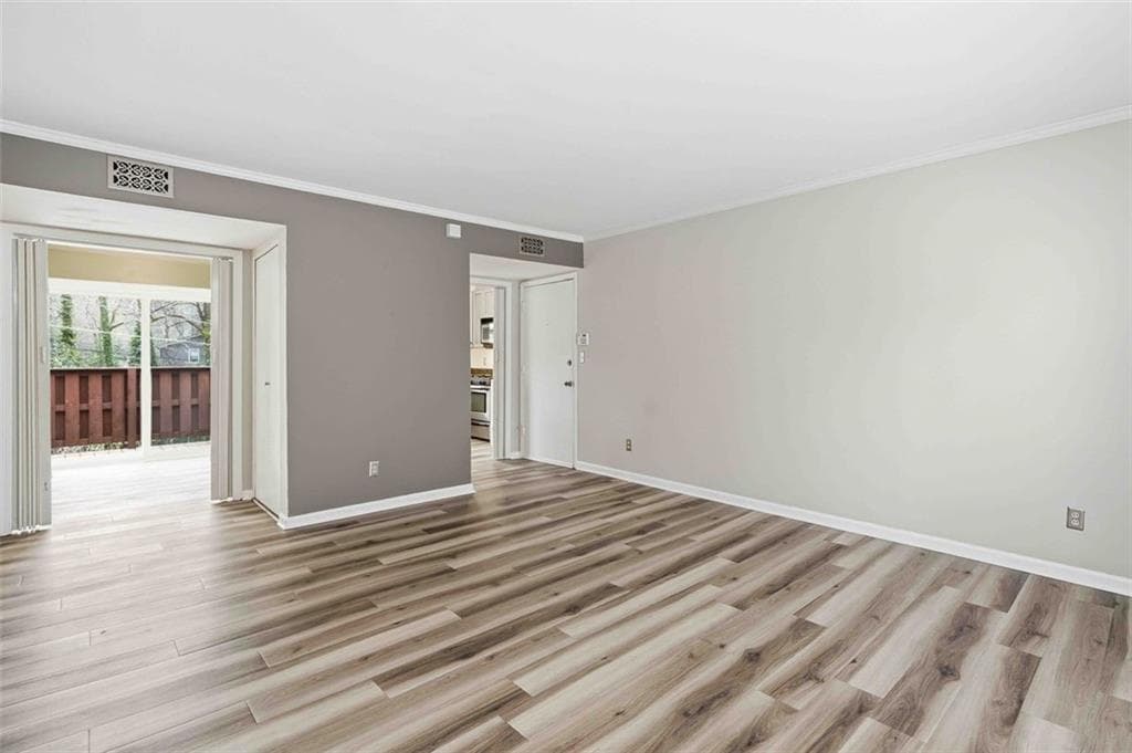 2 bedroom, 2 bathroom, 1,072 sq ft condominium for sale at 5506 Kingsport Drive, Atlanta, GA 30342 — photo 5