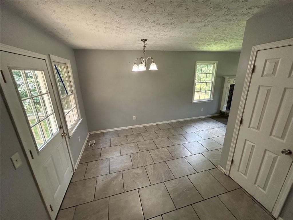 3 bedroom, 2 bathroom, 1,247 sq ft single family residence under contract at 148 Dillon Drive, Douglasville, GA 30134 — photo 8