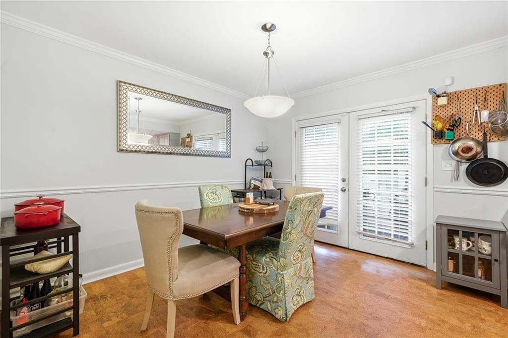 2 bedroom, 3 bathroom, 1,324 sq ft condominium for sale at 6900 Roswell Road L2, Sandy Springs, GA 30328 — photo 8