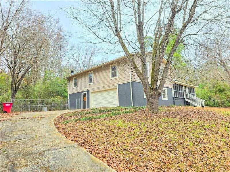 4 bedroom, 3 bathroom, 2,510 sq ft single family residence for sale at 1181 Greentree Parkway, Macon, GA 31220 — photo 3