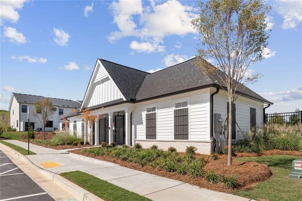 3 bedroom, 3 bathroom, 1,855 sq ft townhouse for sale at 7489 Clover Lane 127, Flowery Branch, GA 30542 — photo 8