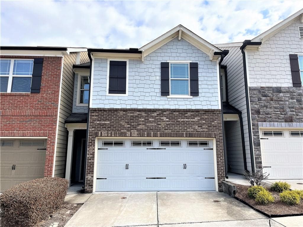 3 bedroom, 3 bathroom, 1,760 sq ft townhouse for rent at 220 Bobbie Way, Woodstock, GA 30189 for $2,050 a month — photo 1 of 23