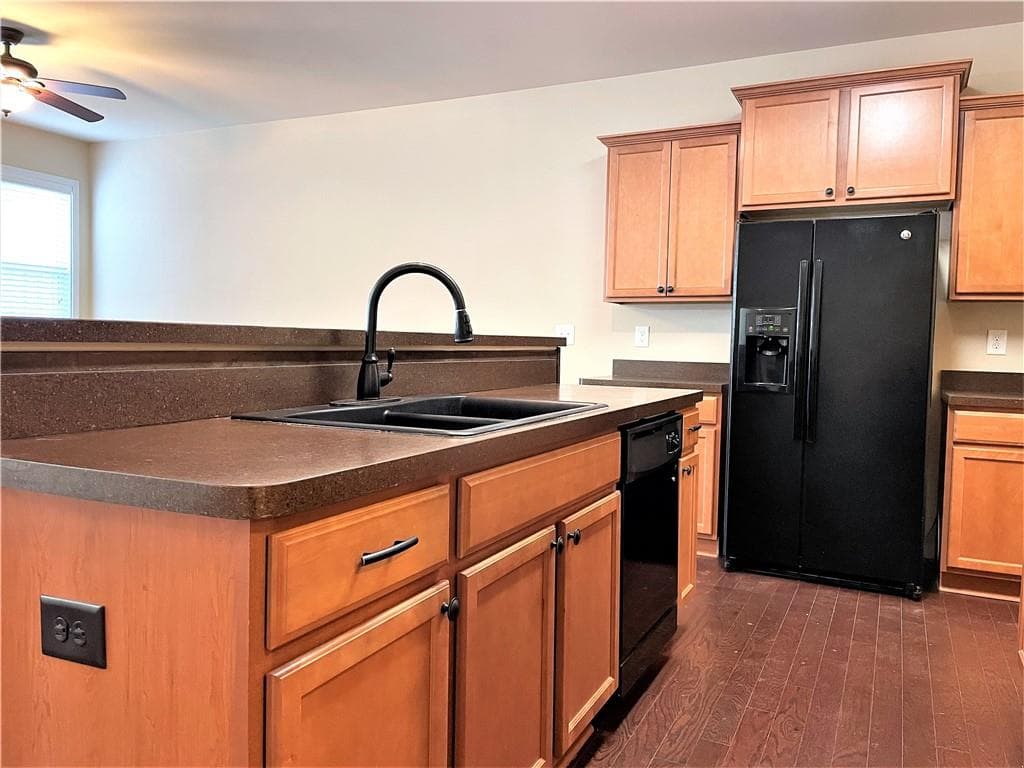 3 bedroom, 3 bathroom, 1,760 sq ft townhouse for rent at 220 Bobbie Way, Woodstock, GA 30189 for $2,050 a month — photo 4
