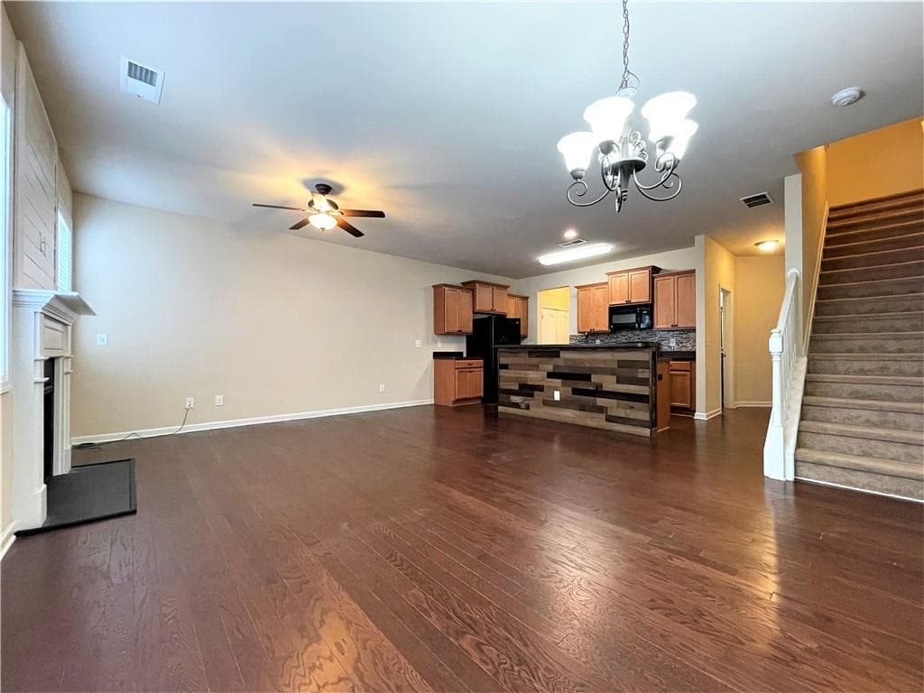 3 bedroom, 3 bathroom, 1,760 sq ft townhouse for rent at 220 Bobbie Way, Woodstock, GA 30189 for $2,050 a month — photo 5