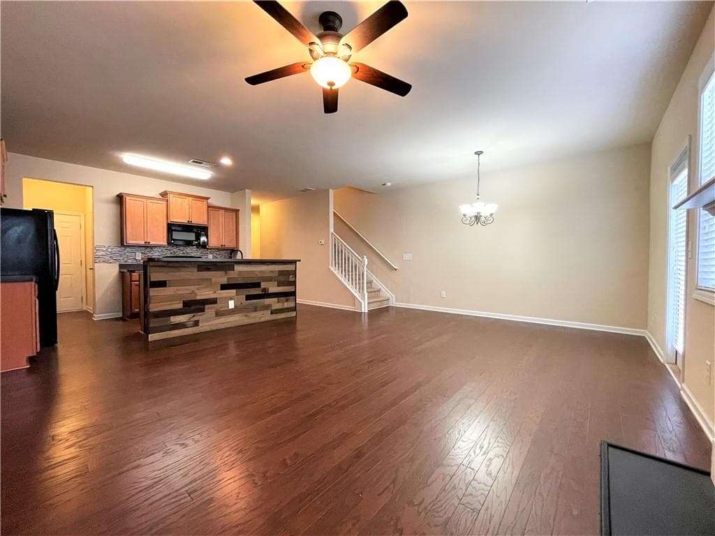 3 bedroom, 3 bathroom, 1,760 sq ft townhouse for rent at 220 Bobbie Way, Woodstock, GA 30189 for $2,050 a month — photo 6
