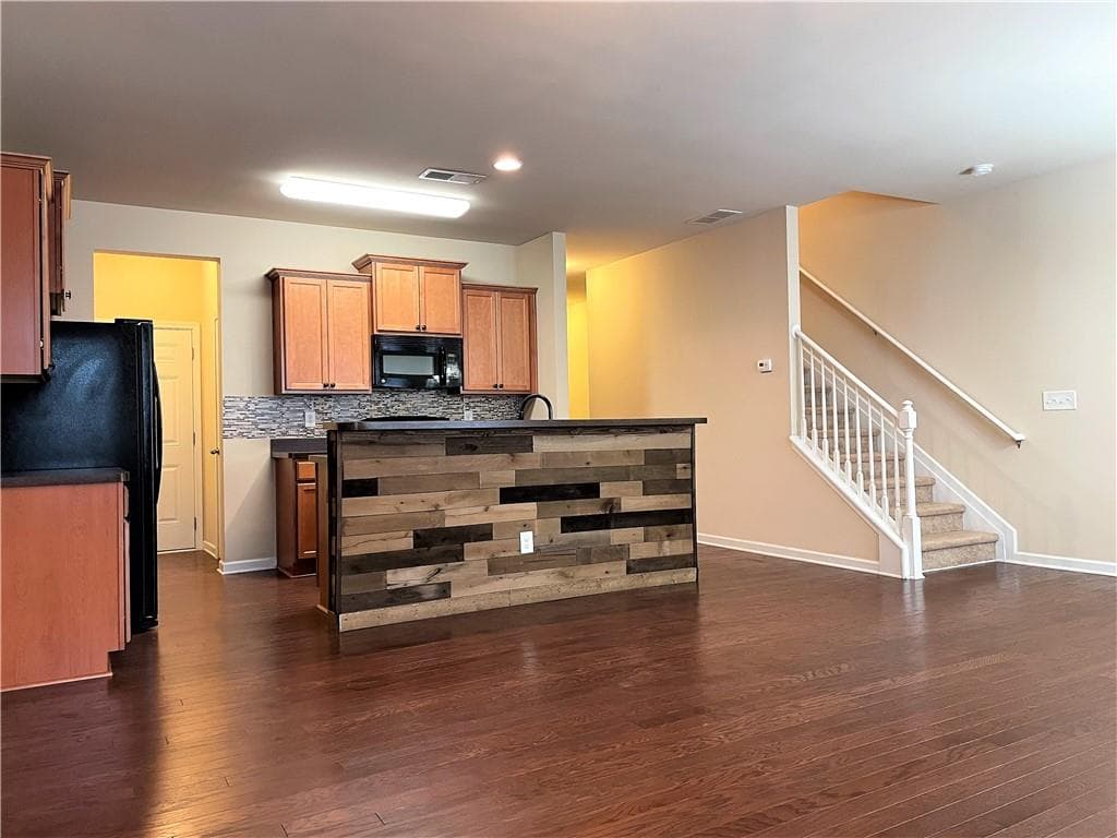3 bedroom, 3 bathroom, 1,760 sq ft townhouse for rent at 220 Bobbie Way, Woodstock, GA 30189 for $2,050 a month — photo 7