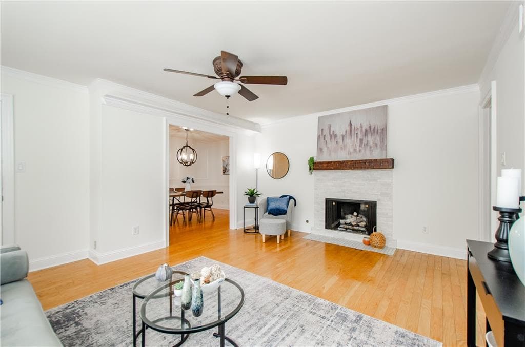 3 bedroom, 2 bathroom, 1,368 sq ft condominium for sale at 5400 Roswell Road D4, Sandy Springs, GA 30342 — photo 3