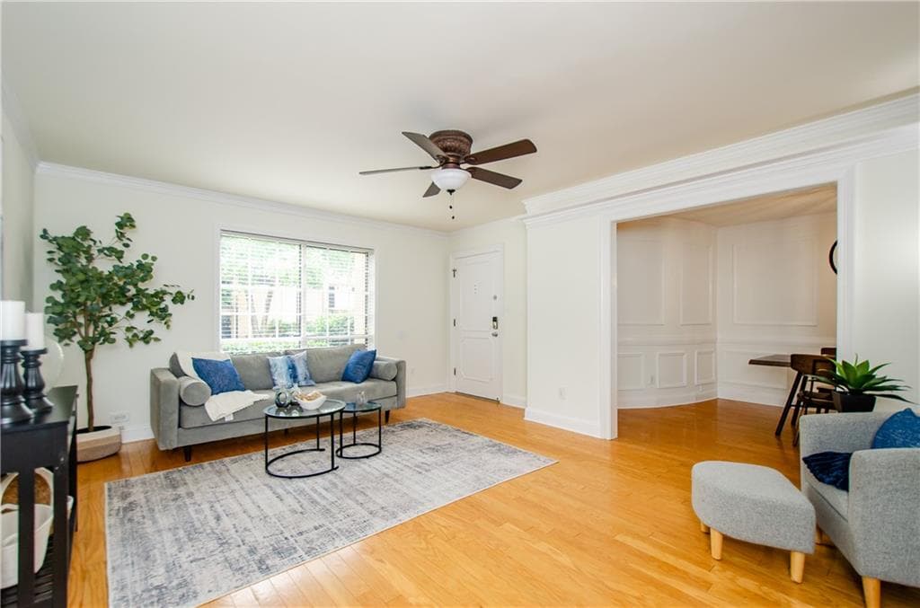 3 bedroom, 2 bathroom, 1,368 sq ft condominium for sale at 5400 Roswell Road D4, Sandy Springs, GA 30342 — photo 4