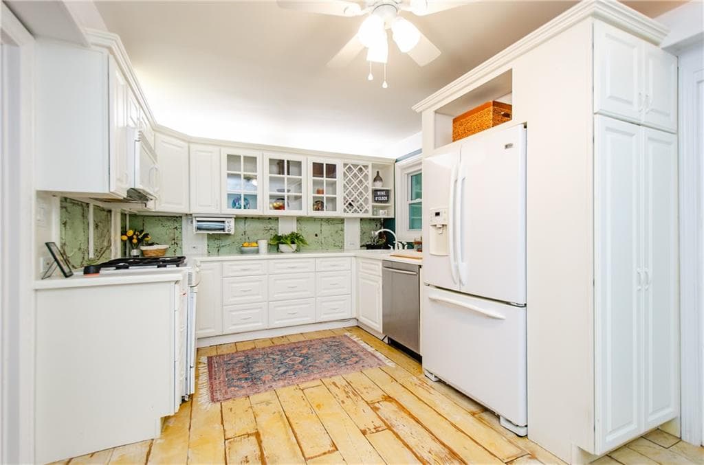 3 bedroom, 2 bathroom, 1,368 sq ft condominium for sale at 5400 Roswell Road D4, Sandy Springs, GA 30342 — photo 8