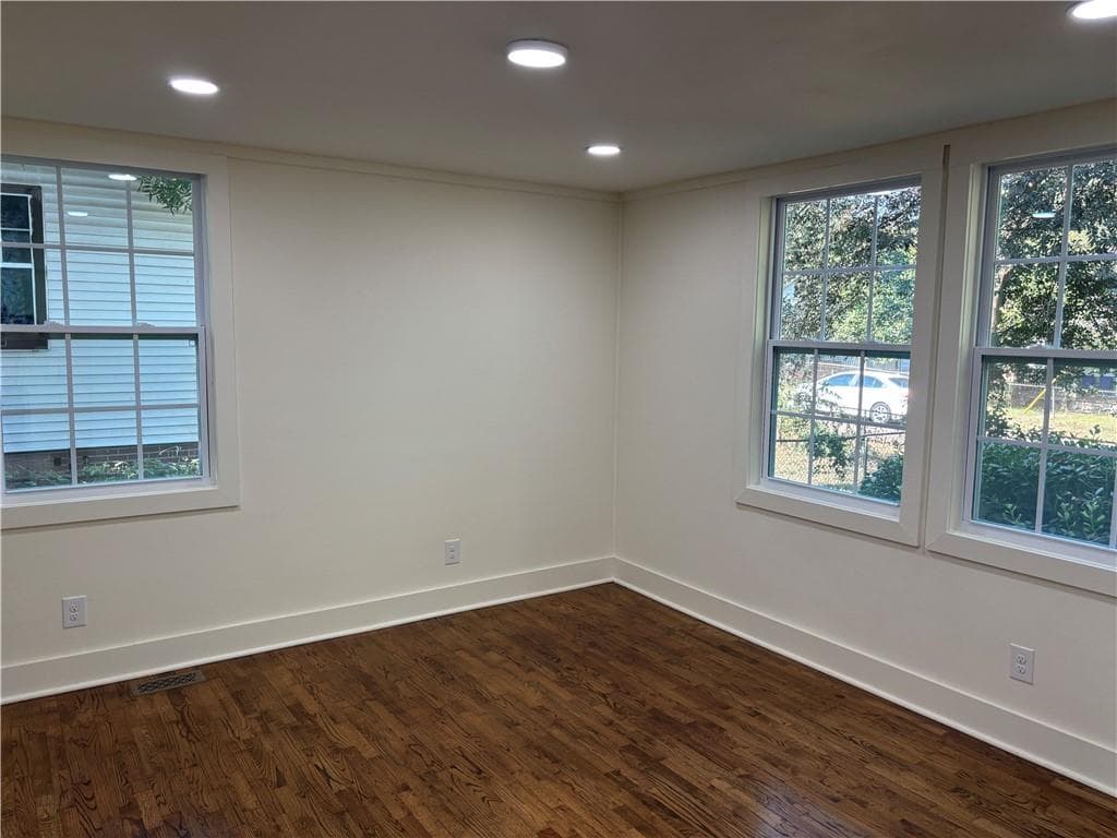 3 bedroom, 1 bathroom, 1,064 sq ft single family residence for sale at 8 Akron Street, Cartersville, GA 30120 — photo 10