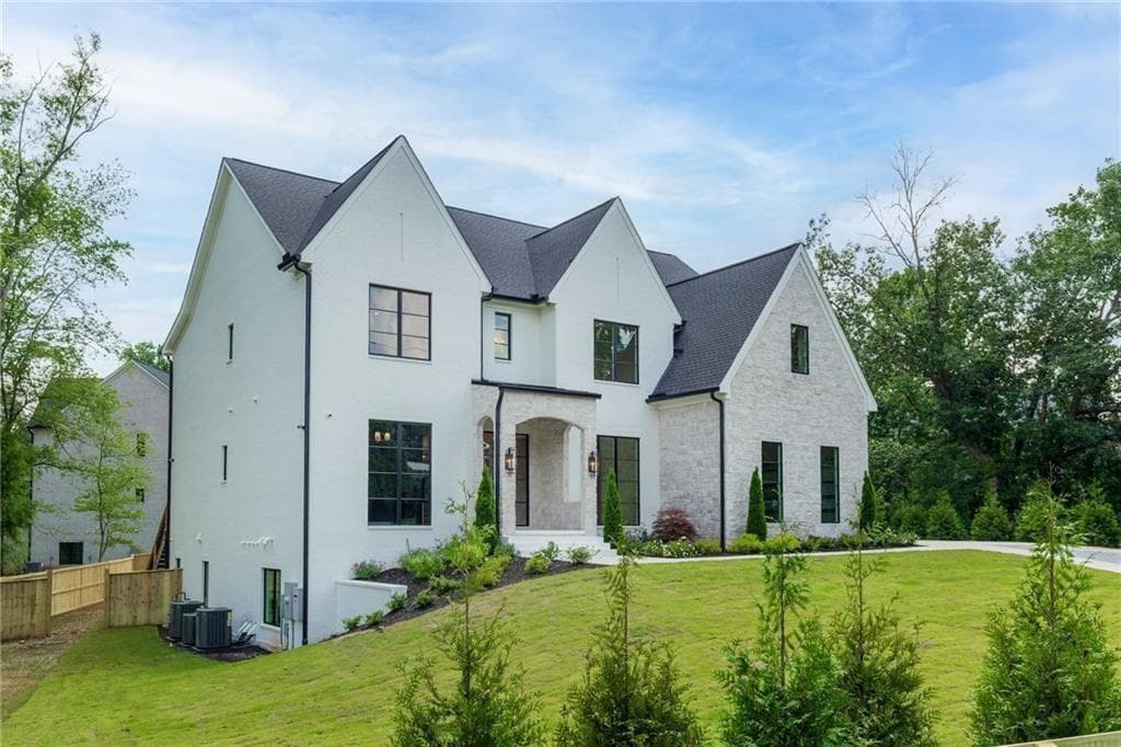 6 bedroom, 7 bathroom, 7,100 sq ft single family residence for sale at 290 Christopher Robin Road, Alpharetta, GA 30005 — photo 3