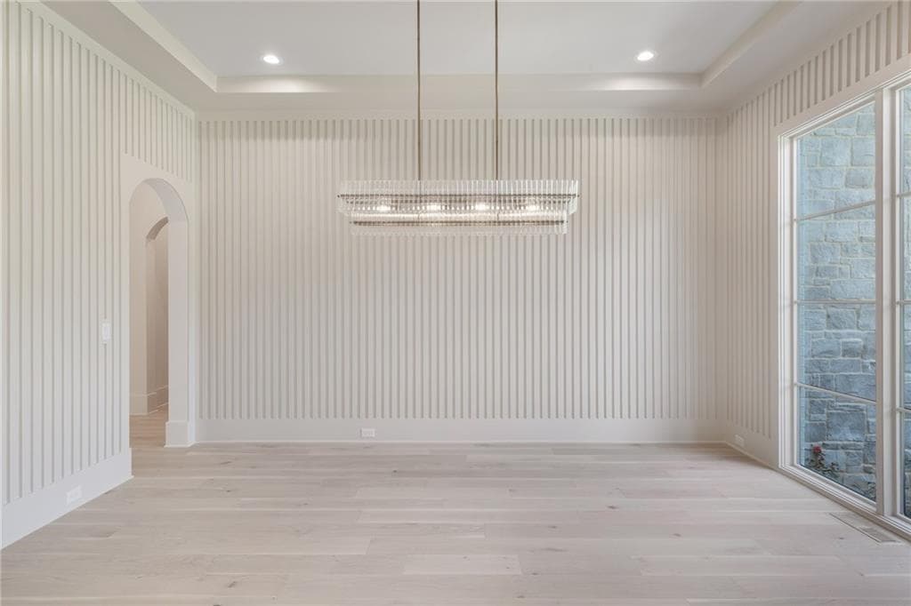 6 bedroom, 7 bathroom, 7,100 sq ft single family residence for sale at 290 Christopher Robin Road, Alpharetta, GA 30005 — photo 6