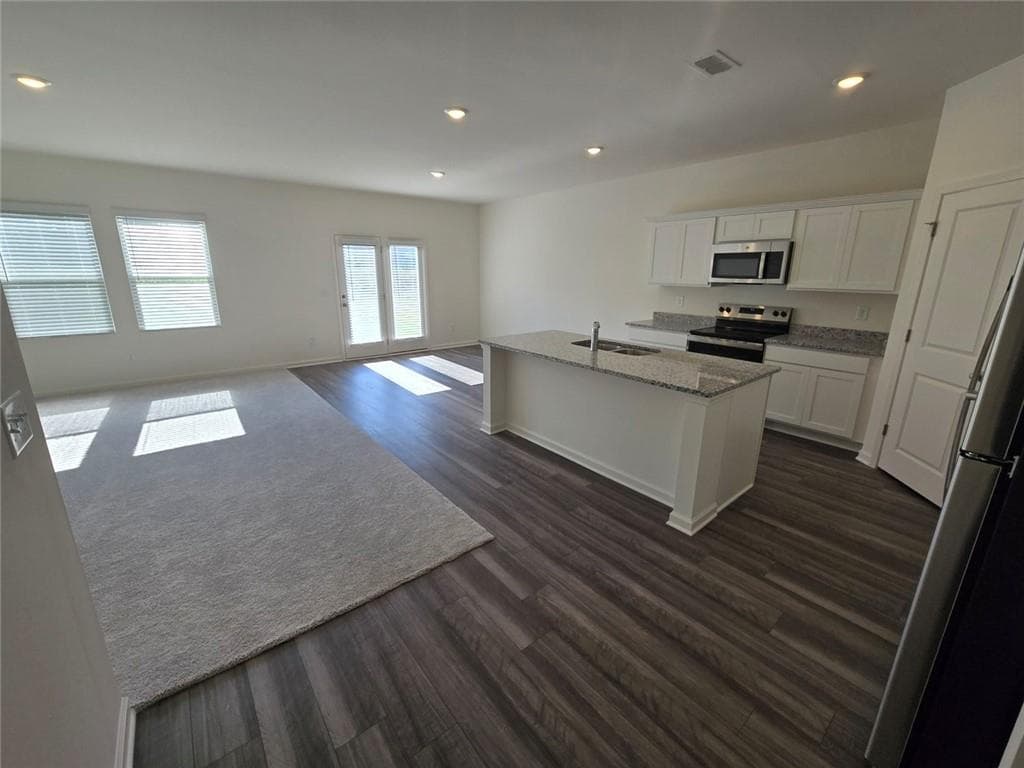 5 bedroom, 3 bathroom, 2,722 sq ft single family residence for rent at 73 Rowlett Place, Bethlehem, GA 30620 for $2,100 a month — photo 2