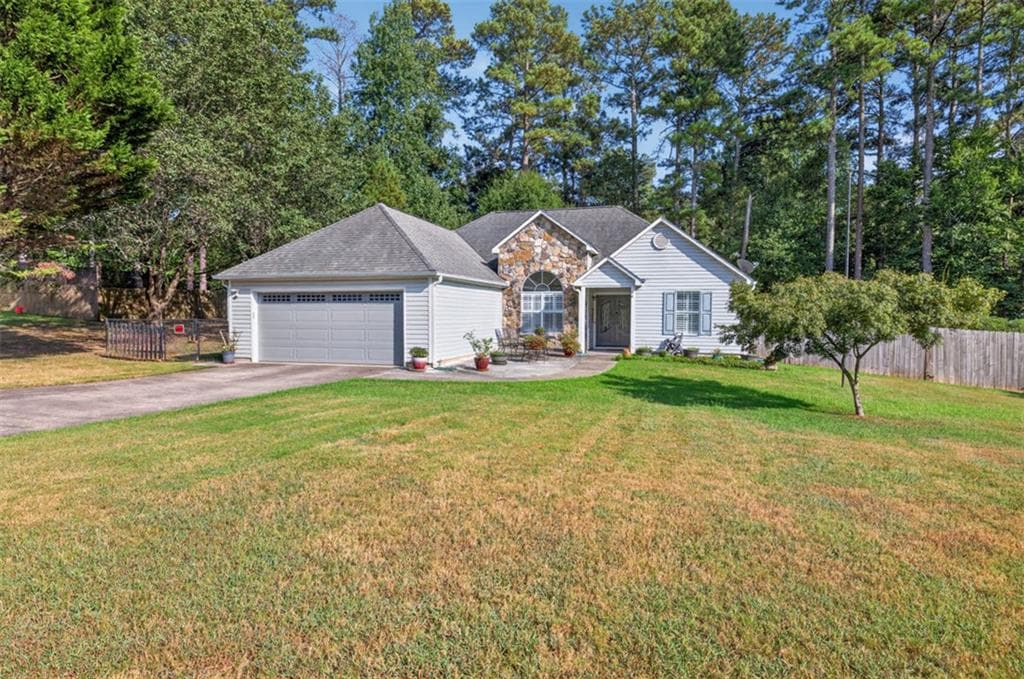 3 bedroom, 2 bathroom, 1,501 sq ft single family residence for sale at 4290 Perrinton Trail, Loganville, GA 30052 — photo 5
