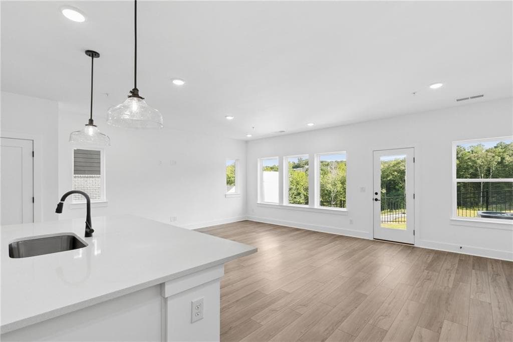 3 bedroom, 3 bathroom, 1,924 sq ft townhouse for sale at 218 Redbud Road, Canton, GA 30114 — photo 7