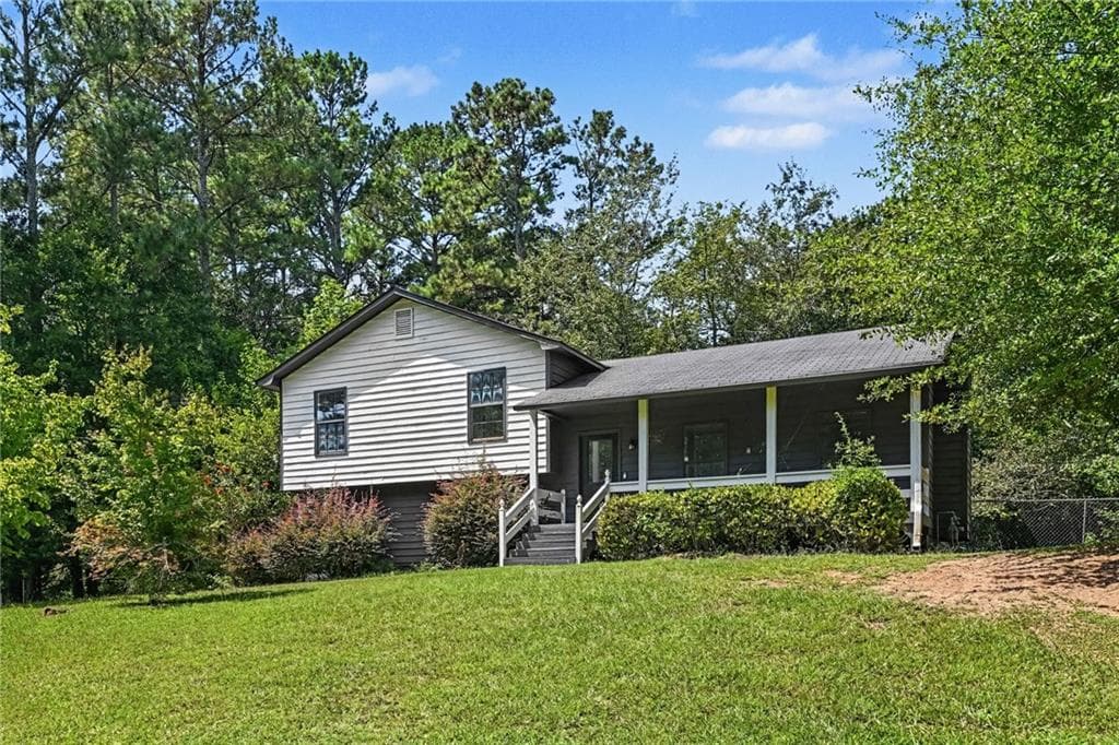 3 bedroom, 2 bathroom, 1,248 sq ft single family residence for sale at 56 Noses Creek Road, Marietta, GA 30064 — photo 3