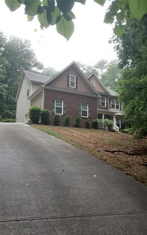 5 bedroom, 3 bathroom, 3,924 sq ft single family residence for rent at 2532 Lois Court, Loganville, GA 30052 for $2,700 a month — photo 2