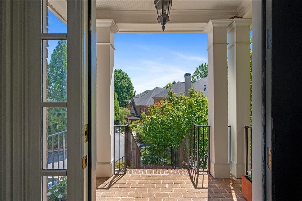 4 bedroom, 5 bathroom, 4,186 sq ft single family residence for sale at 3536 Preserve Drive, Atlanta, GA 30339 — photo 4
