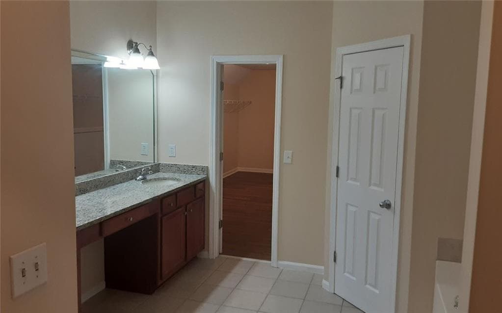 5 bedroom, 3 bathroom, 3,924 sq ft single family residence for rent at 2532 Lois Court, Loganville, GA 30052 for $2,700 a month — photo 9