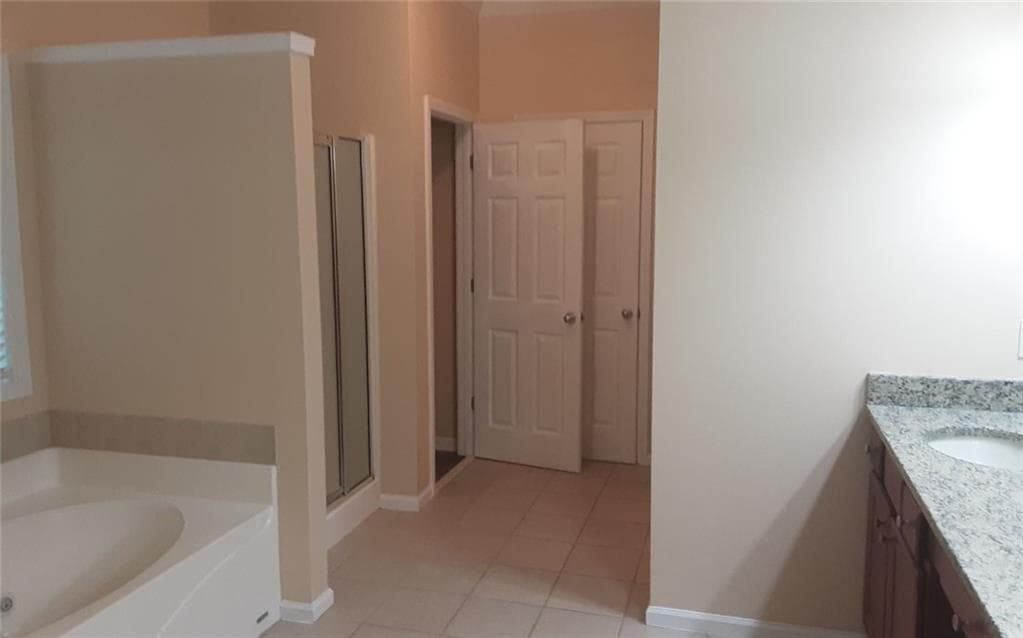 5 bedroom, 3 bathroom, 3,924 sq ft single family residence for rent at 2532 Lois Court, Loganville, GA 30052 for $2,700 a month — photo 10