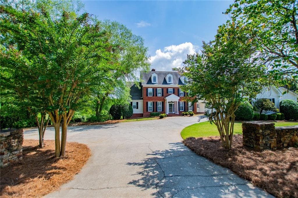 6 bedroom, 7 bathroom, 5,800 sq ft single family residence under contract at 1745 Stripling Chapel Road, Carrollton, GA 30116 — photo 3