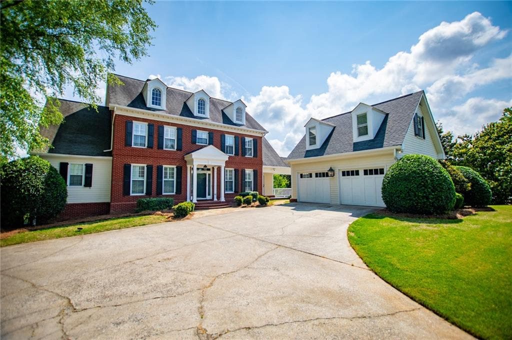 6 bedroom, 7 bathroom, 5,800 sq ft single family residence under contract at 1745 Stripling Chapel Road, Carrollton, GA 30116 — photo 5