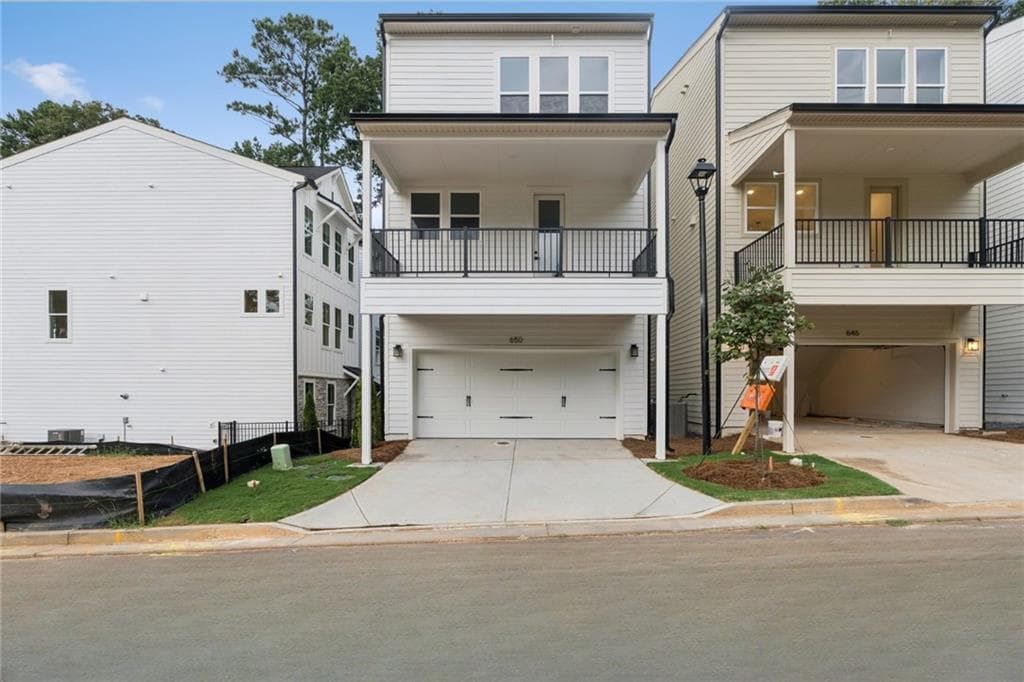 4 bedroom, 4 bathroom, 1,919 sq ft single family residence for sale at 650 Memphis Drive, Scottdale, GA 30079 — photo 2
