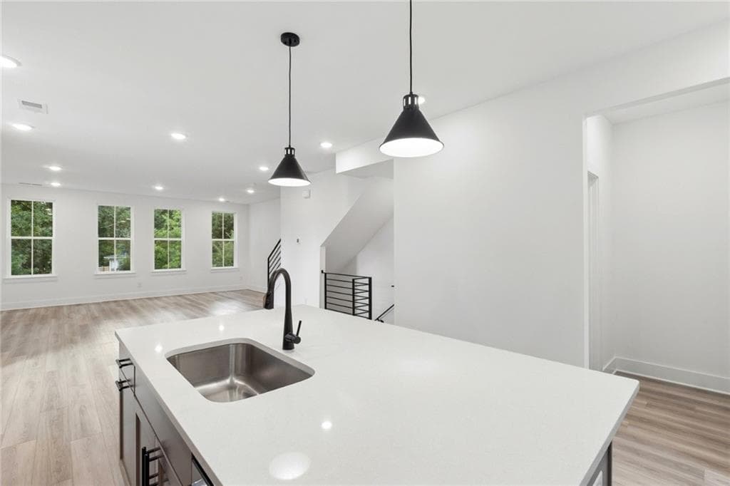 4 bedroom, 4 bathroom, 1,919 sq ft single family residence for sale at 650 Memphis Drive, Scottdale, GA 30079 — photo 7