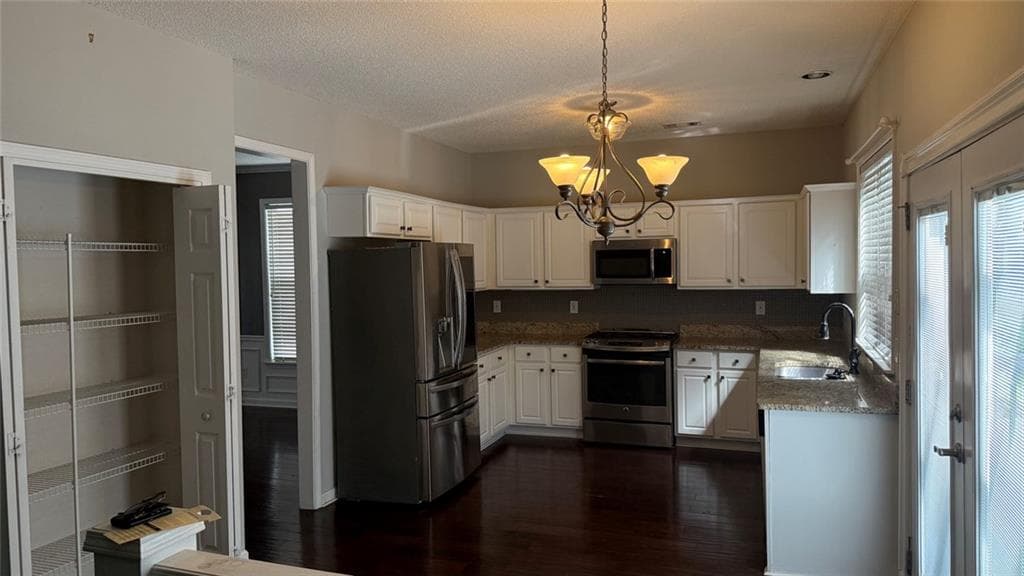 4 bedroom, 4 bathroom, 3,221 sq ft single family residence for rent at 2568 Alvecot Circle, Atlanta, GA 30339 for $3,000 a month — photo 6