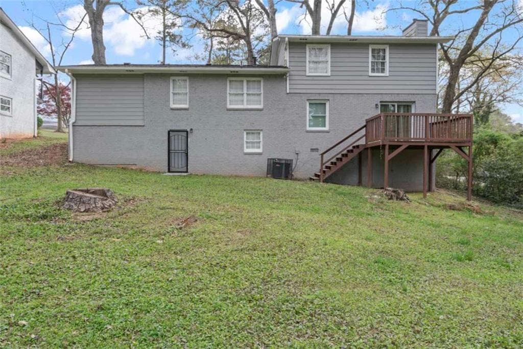 5 bedroom, 3 bathroom, 2,505 sq ft single family residence for sale at 3917 Wedgefield Circle, Decatur, GA 30035 — photo 3