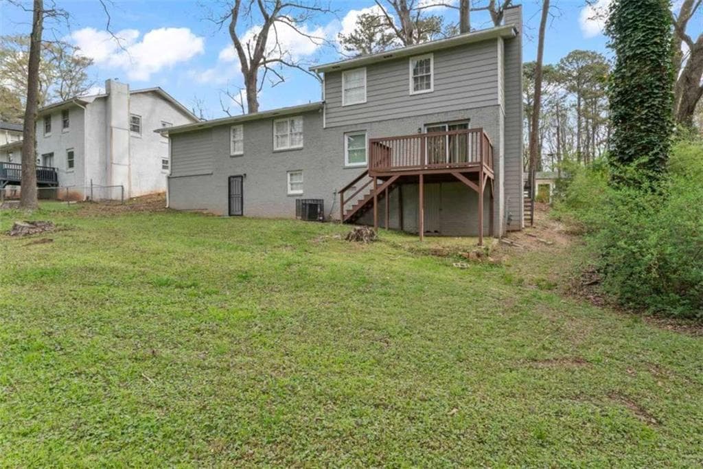 5 bedroom, 3 bathroom, 2,505 sq ft single family residence for sale at 3917 Wedgefield Circle, Decatur, GA 30035 — photo 4